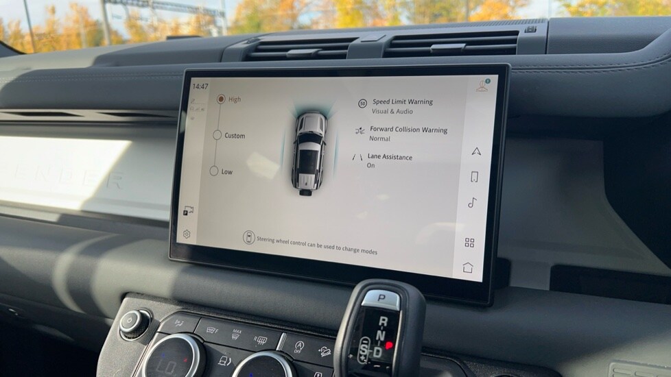 Used Land Rover Defender 2024 for sale - 76717225: Photo 67