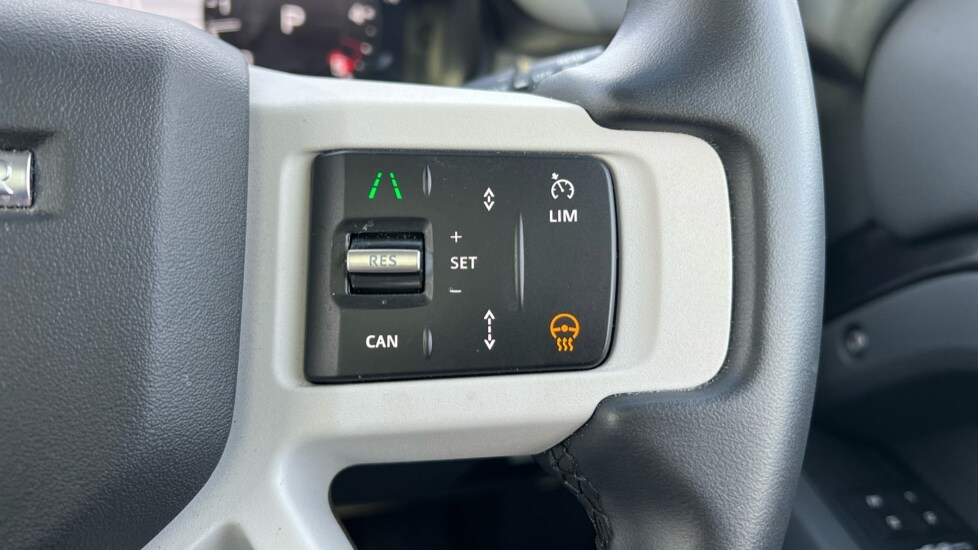 Used Land Rover Defender 2024 for sale - 76717225: Photo 77