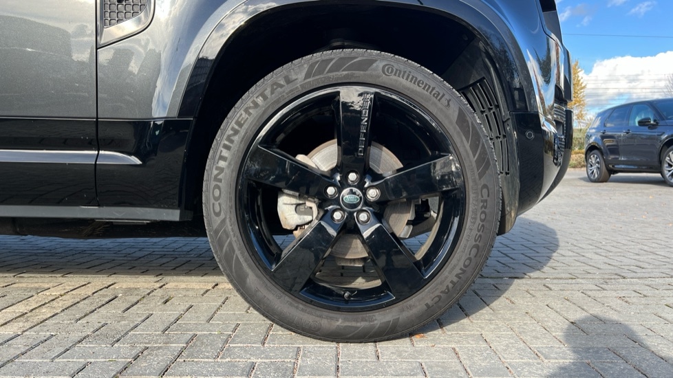 Used Land Rover Defender 2024 for sale - 76717225: Photo 8