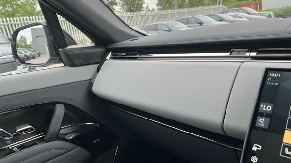 Used Land Rover Range Rover Sport 2024 for sale - 76289785: Photo 34