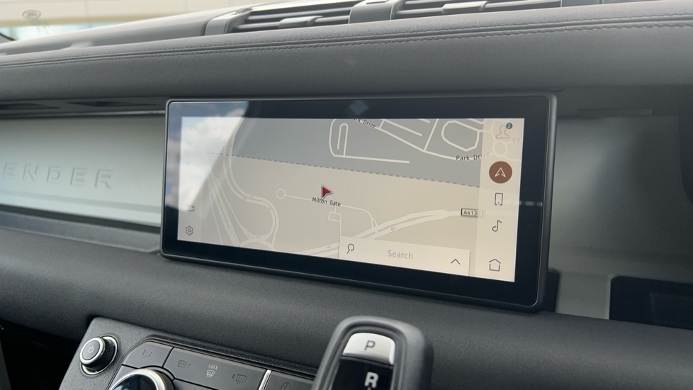 Used Land Rover Defender 2022 for sale - 76635765: Photo 11