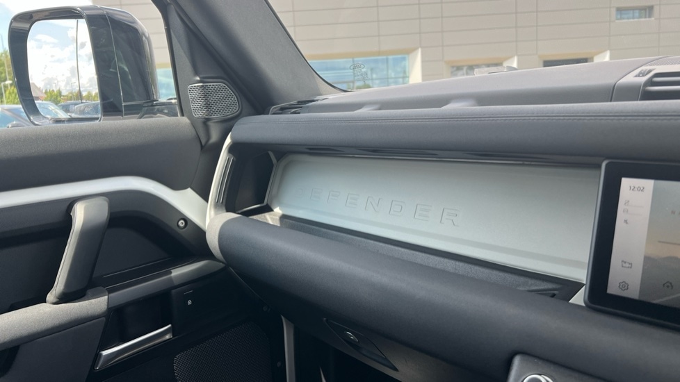 Used Land Rover Defender 2022 for sale - 76635765: Photo 22