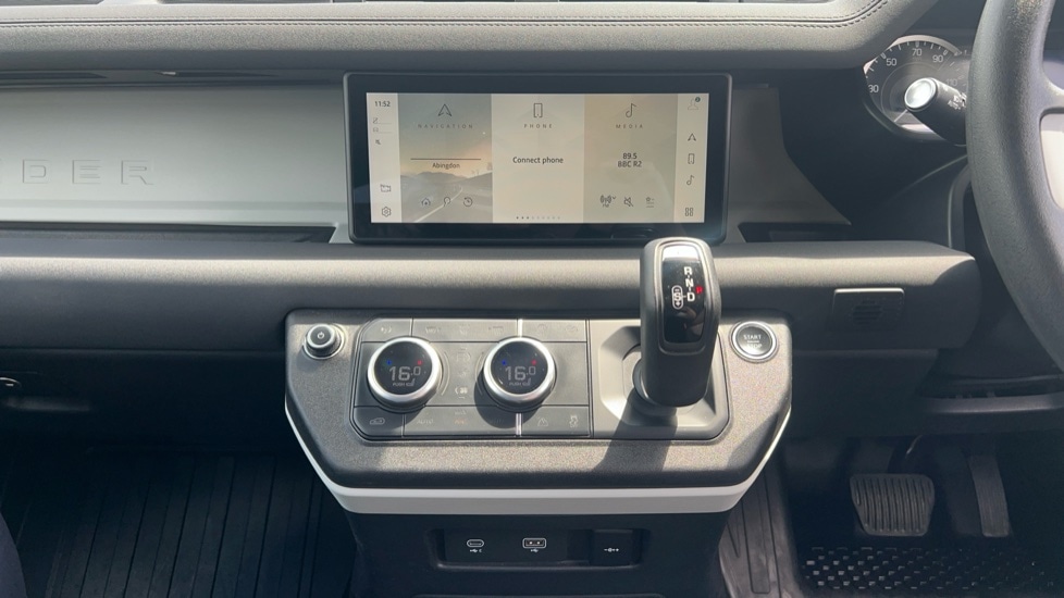 Used Land Rover Defender 2022 for sale - 76635765: Photo 29