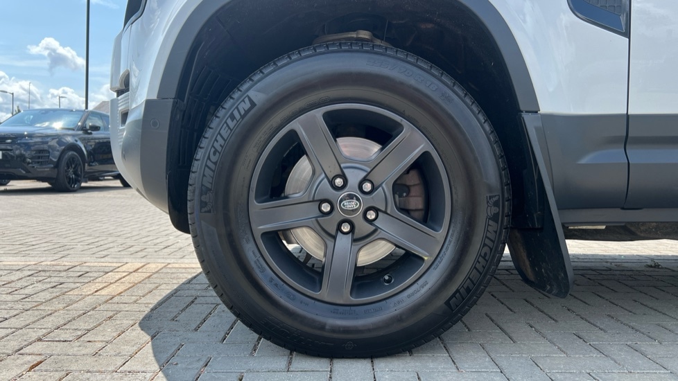 Used Land Rover Defender 2022 for sale - 76635765: Photo 31