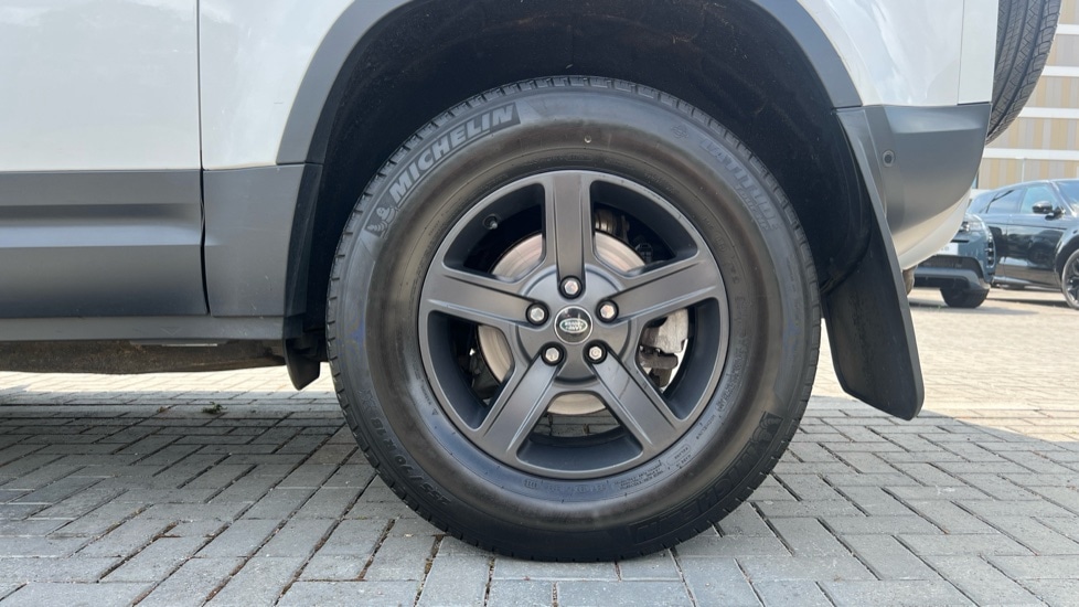 Used Land Rover Defender 2022 for sale - 76635765: Photo 33