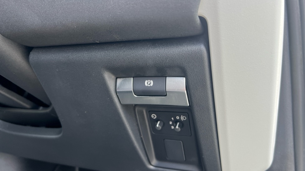 Used Land Rover Defender 2022 for sale - 76635765: Photo 44