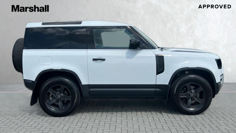 Used Land Rover Defender 2022 for sale - 76635765: Photo 5