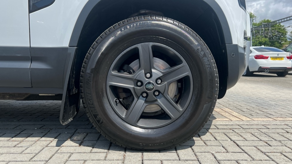 Used Land Rover Defender 2022 for sale - 76635765: Photo 8