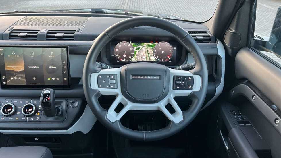 Used Land Rover Defender 2025 for sale - 76915099: Photo 15