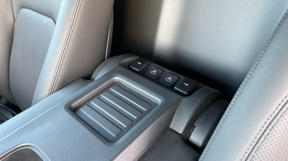 Used Land Rover Defender 2025 for sale - 76915099: Photo 18