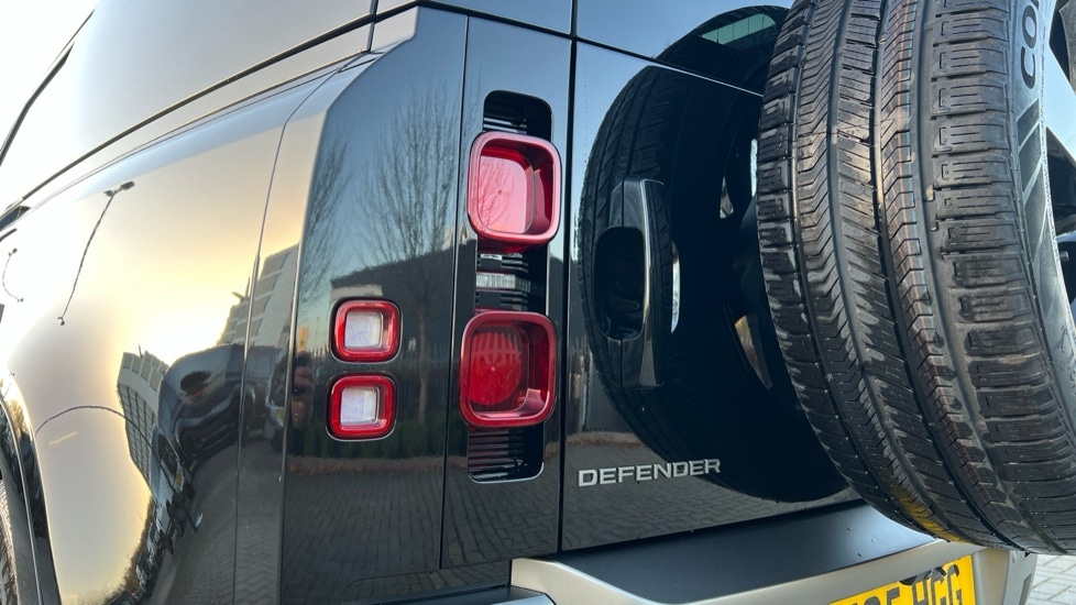 Used Land Rover Defender 2025 for sale - 76915099: Photo 19