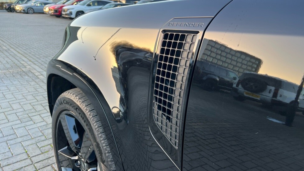 Used Land Rover Defender 2025 for sale - 76915099: Photo 20
