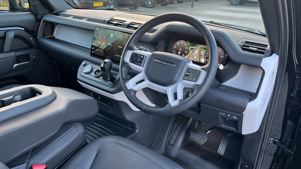 Used Land Rover Defender 2025 for sale - 76915099: Photo 28