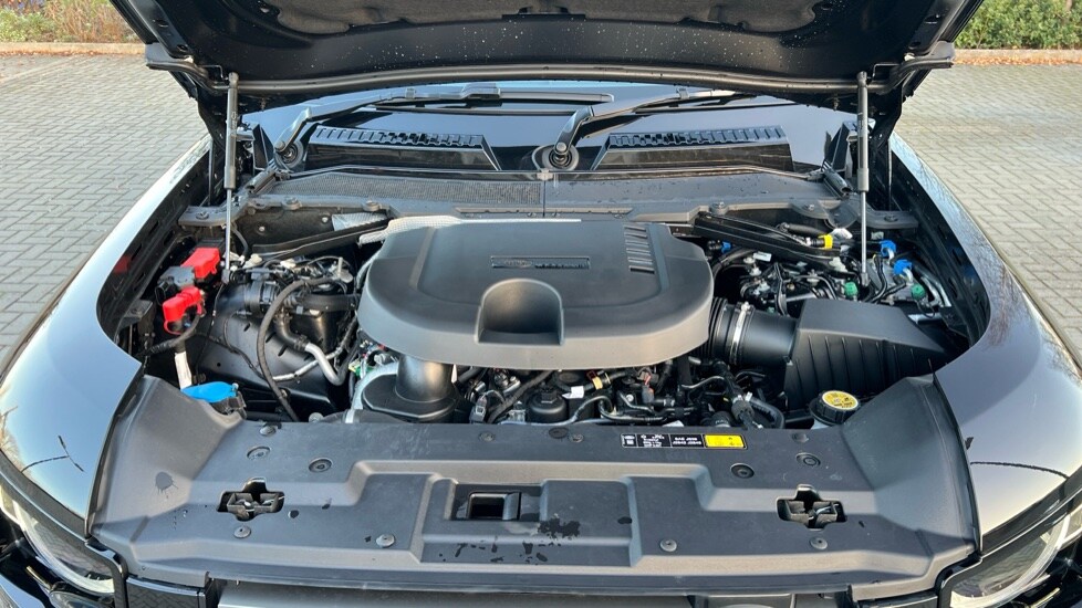 Used Land Rover Defender 2025 for sale - 76915099: Photo 30