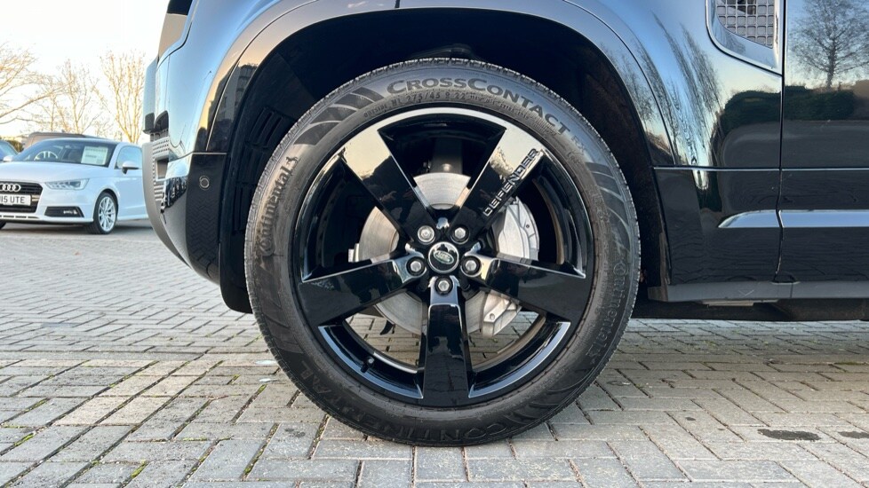 Used Land Rover Defender 2025 for sale - 76915099: Photo 31