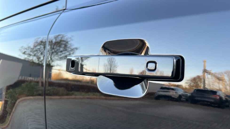 Used Land Rover Defender 2025 for sale - 76915099: Photo 36