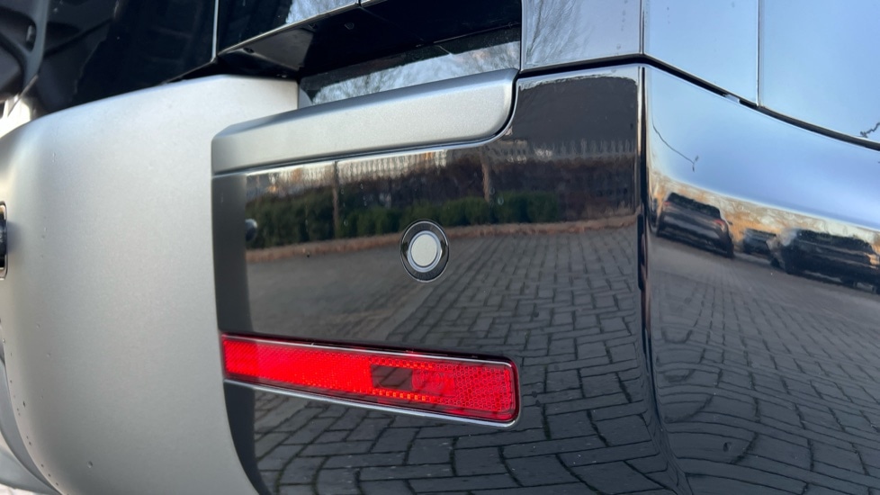 Used Land Rover Defender 2025 for sale - 76915099: Photo 40
