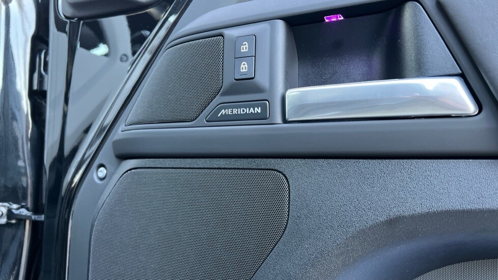 Used Land Rover Defender 2025 for sale - 76915099: Photo 44