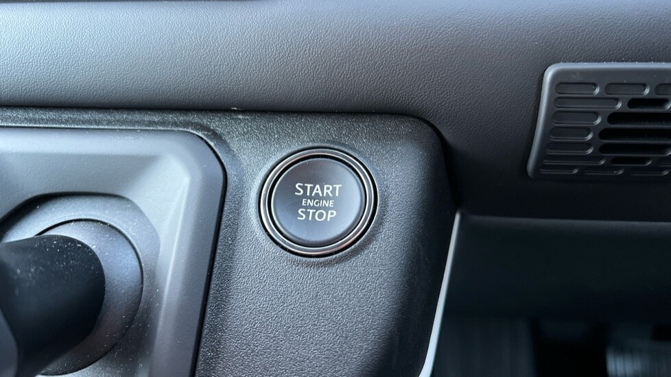 Used Land Rover Defender 2025 for sale - 76915099: Photo 66