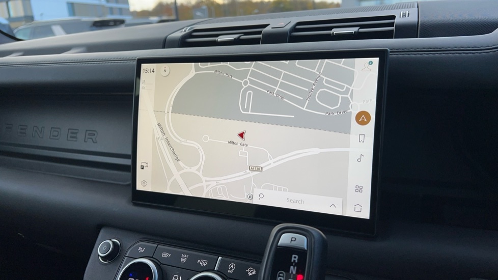 Used Land Rover Defender 2025 for sale - 76540144: Photo 11