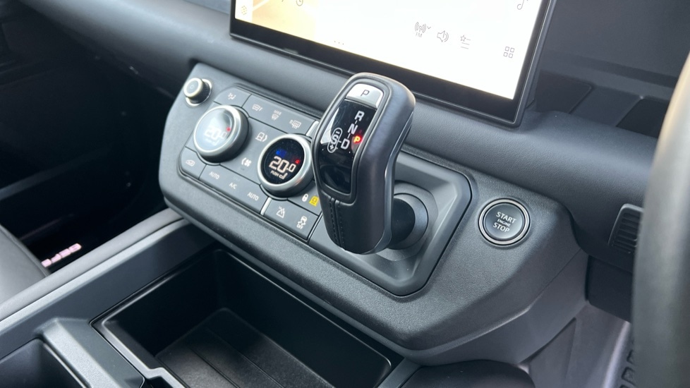 Used Land Rover Defender 2025 for sale - 76540144: Photo 13