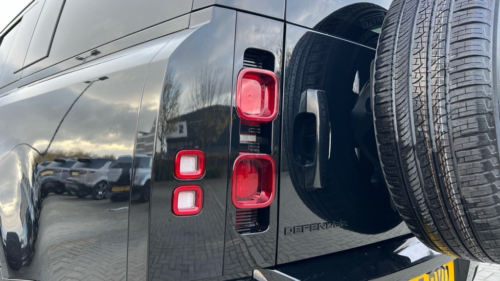 Used Land Rover Defender 2025 for sale - 76540144: Photo 19