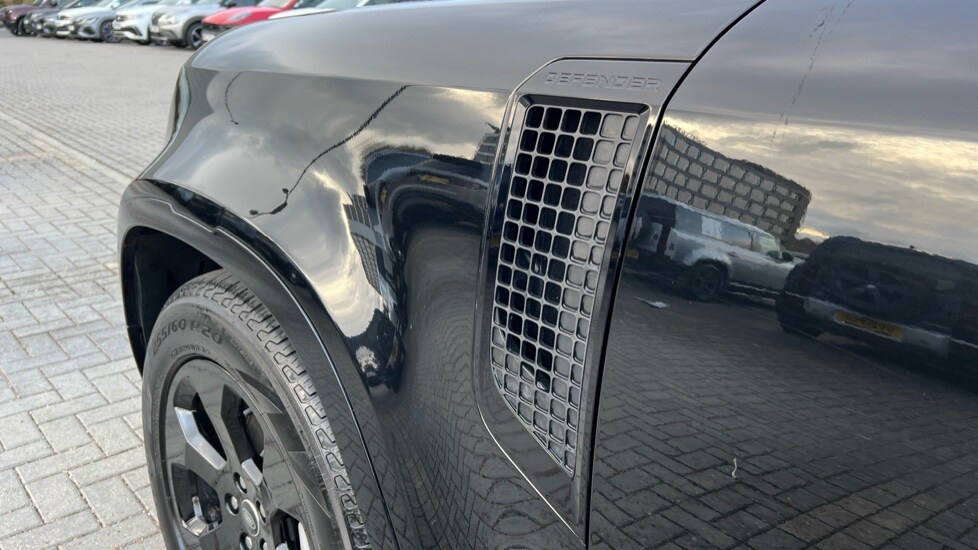 Used Land Rover Defender 2025 for sale - 76540144: Photo 20