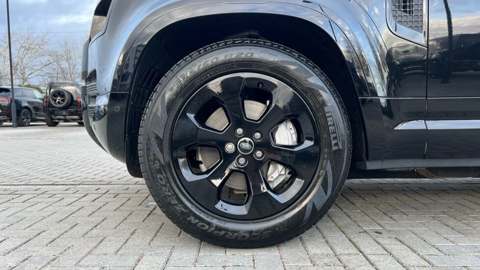 Used Land Rover Defender 2025 for sale - 76540144: Photo 31