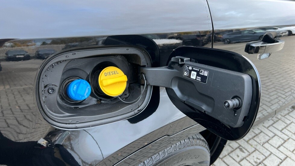 Used Land Rover Defender 2025 for sale - 76540144: Photo 43