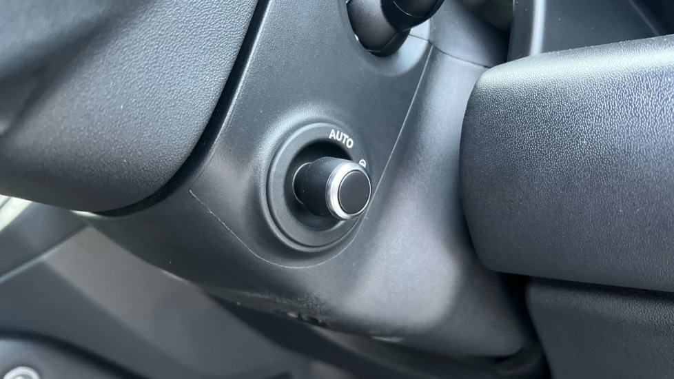 Used Land Rover Defender 2025 for sale - 76540144: Photo 49