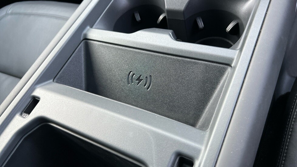 Used Land Rover Defender 2025 for sale - 76540144: Photo 51