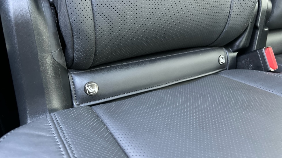 Used Land Rover Defender 2025 for sale - 76540144: Photo 53