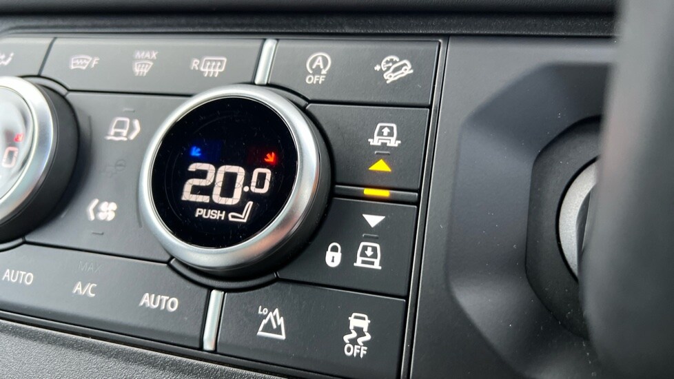 Used Land Rover Defender 2025 for sale - 76540144: Photo 73