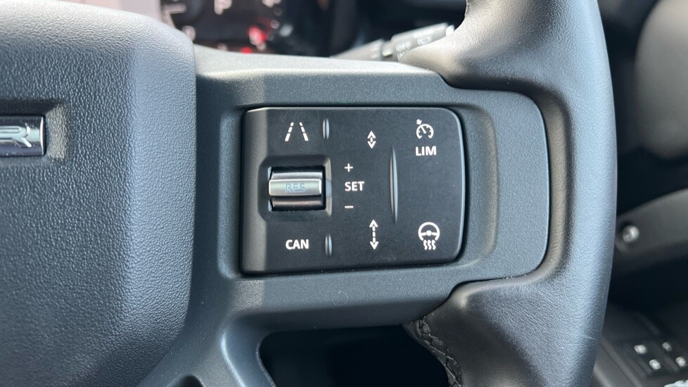 Used Land Rover Defender 2025 for sale - 76540144: Photo 76