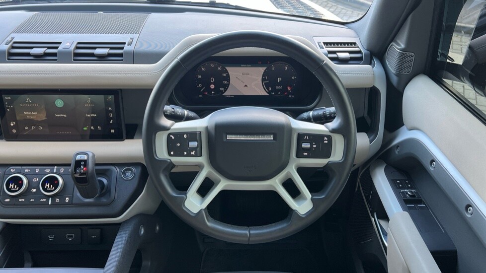 Used Land Rover Defender 2023 for sale - 76915091: Photo 15