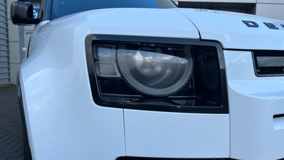 Used Land Rover Defender 2023 for sale - 76915091: Photo 17