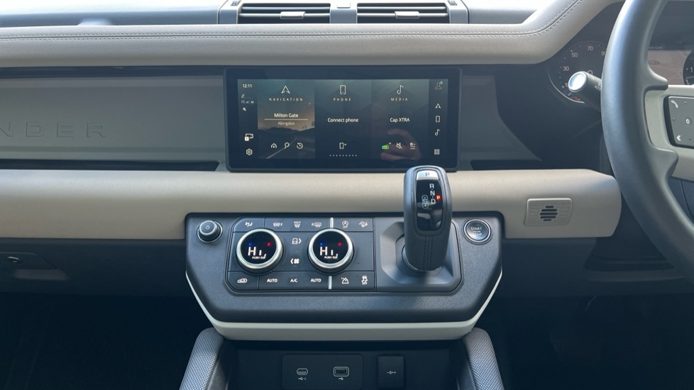 Used Land Rover Defender 2023 for sale - 76915091: Photo 29