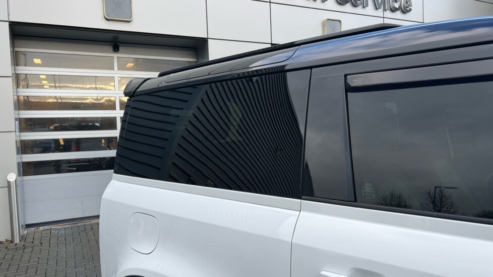 Used Land Rover Defender 2023 for sale - 76915091: Photo 35