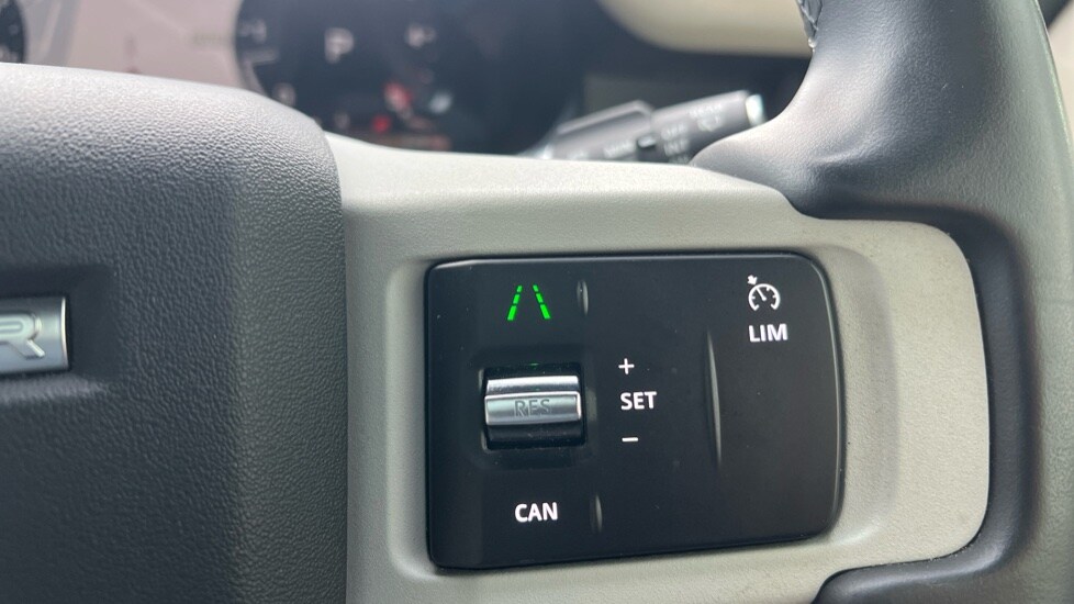 Used Land Rover Defender 2023 for sale - 76915091: Photo 70