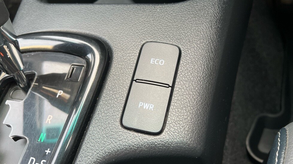 Used Toyota Hilux 2022 for sale - 77031448: Photo 56