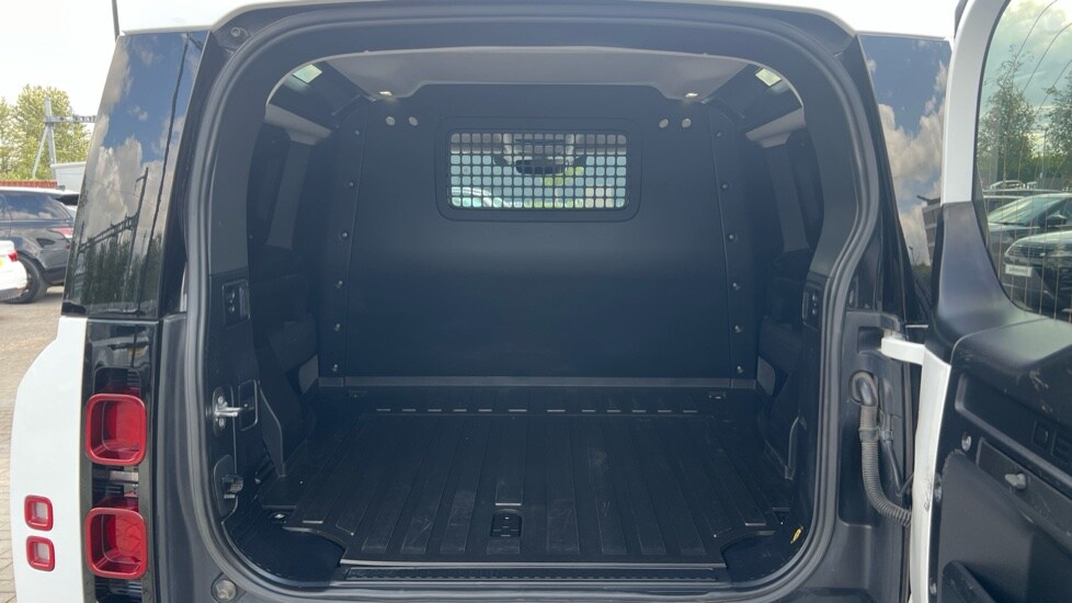 Used Land Rover Defender 2022 for sale - 76851272: Photo 10