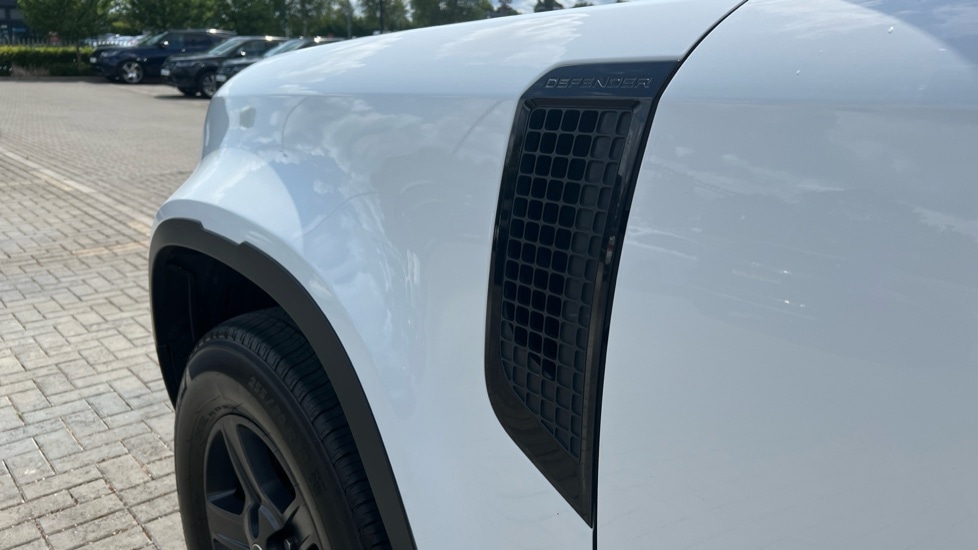 Used Land Rover Defender 2022 for sale - 76851272: Photo 20