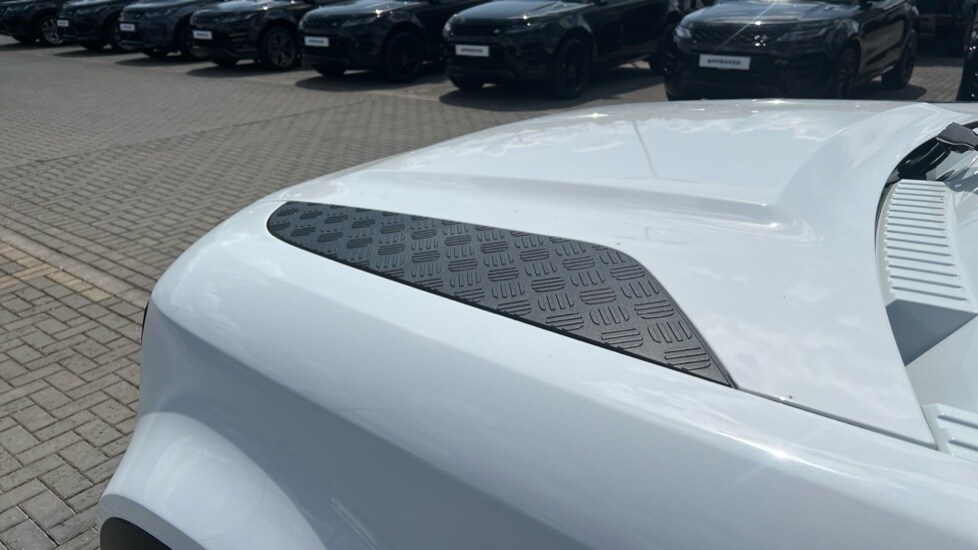 Used Land Rover Defender 2022 for sale - 76851272: Photo 21