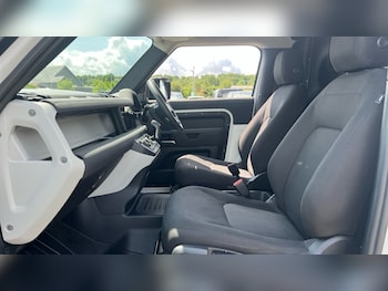 Used Land Rover Defender 2022 for sale - 76851272: Photo