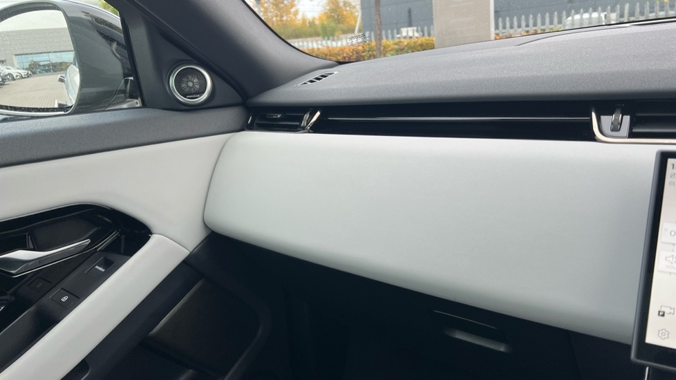 Used Land Rover Range Rover Evoque 2025 for sale - 76672588: Photo 23