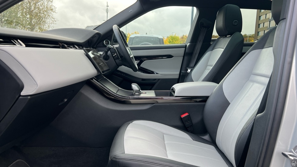 Used Land Rover Range Rover Evoque 2025 for sale - 76672588: Photo 3