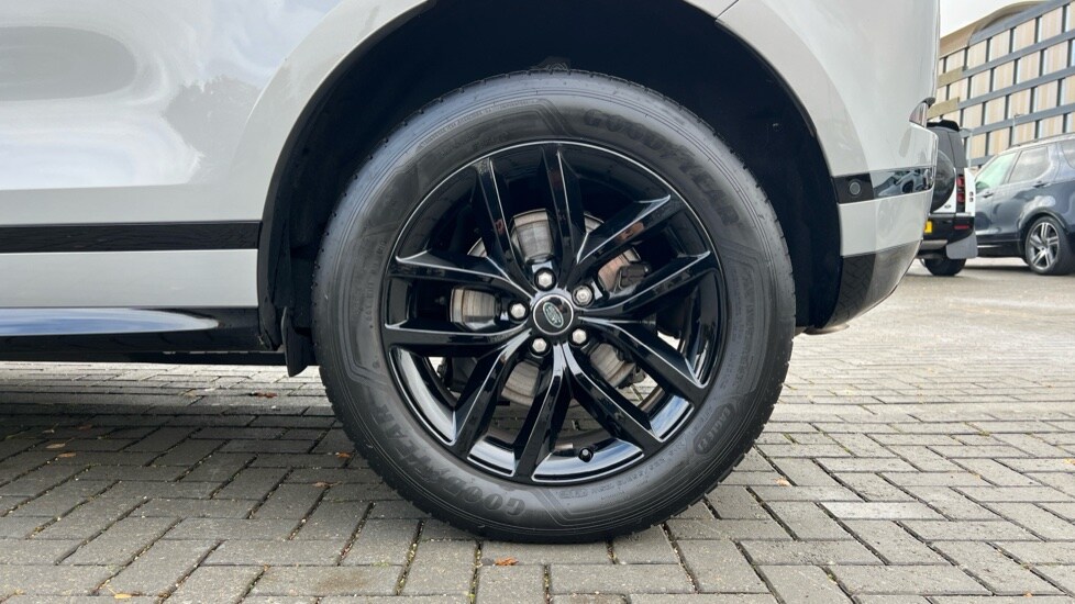 Used Land Rover Range Rover Evoque 2025 for sale - 76672588: Photo 33