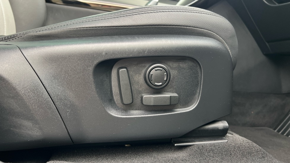 Used Land Rover Range Rover Evoque 2025 for sale - 76672588: Photo 44