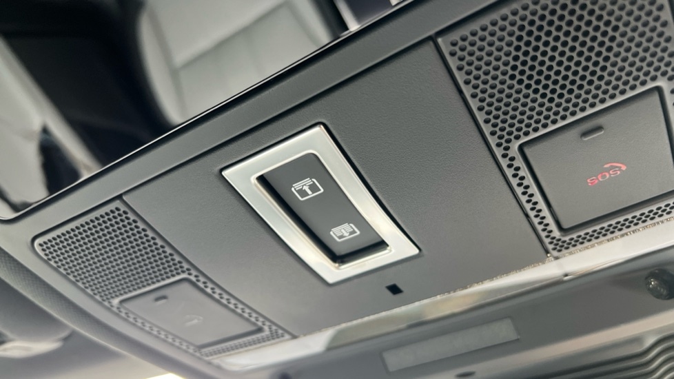 Used Land Rover Range Rover Evoque 2025 for sale - 76672588: Photo 68