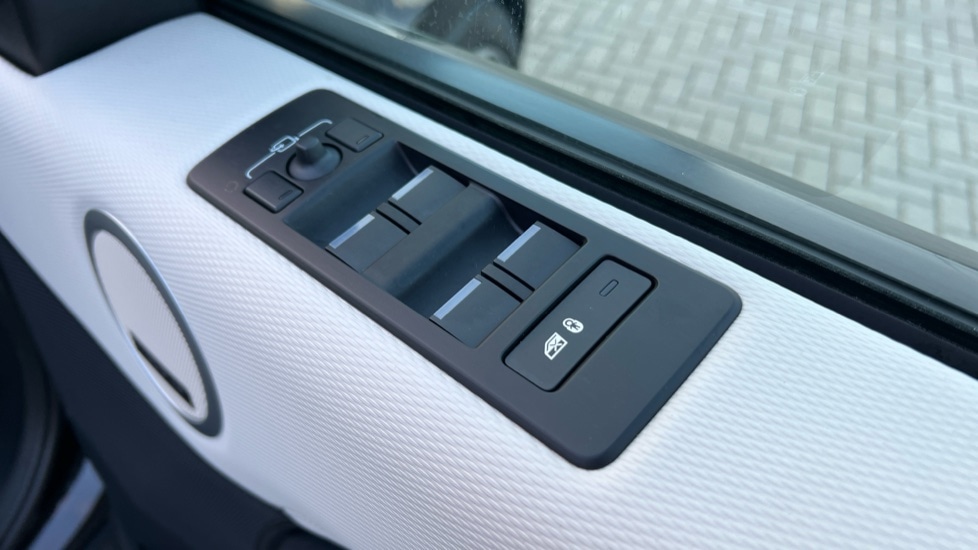 Used Land Rover Discovery 2023 for sale - 76851154: Photo 42